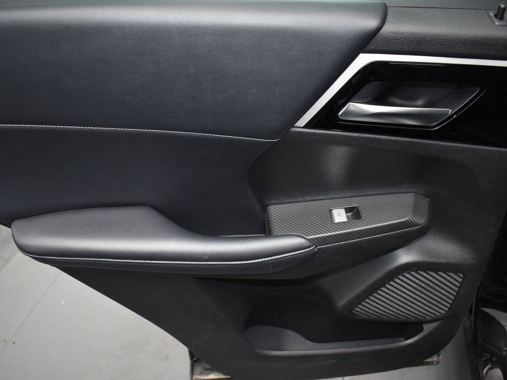 Used 2023 Mitsubishi Outlander SE image 28