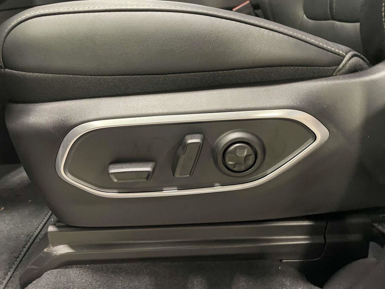 New 2025 Jeep Wagoneer Series II w/ Premium Group I image 26