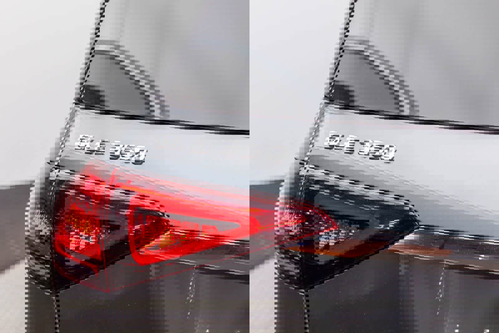 Used 2022 Mercedes-Benz GLE 350 4MATIC w/ Premium Package image 7