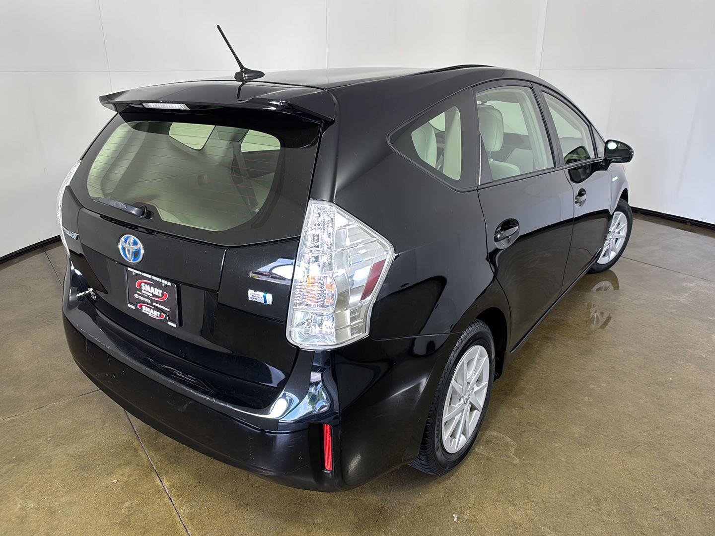 Used 2014 Toyota Prius V Three FWD image 10