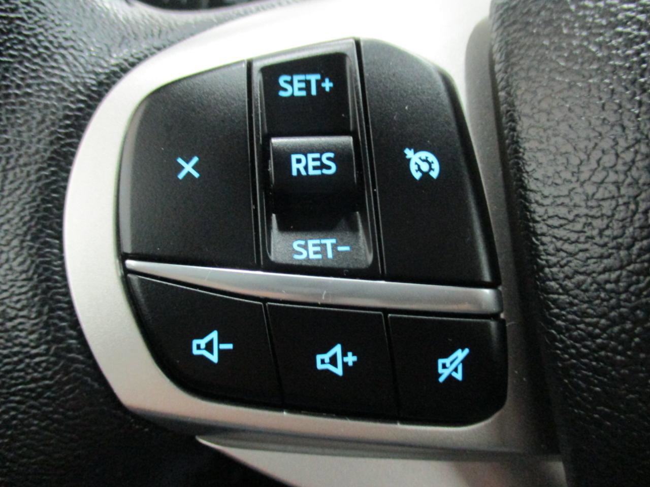 Used 2023 Ford Explorer XLT w/ Equipment Group 202A image 28