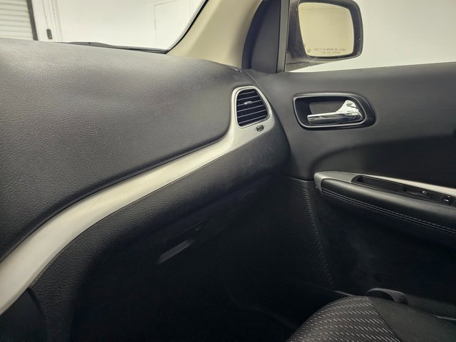 Used 2019 Dodge Journey SE w/ Premium Group image 16