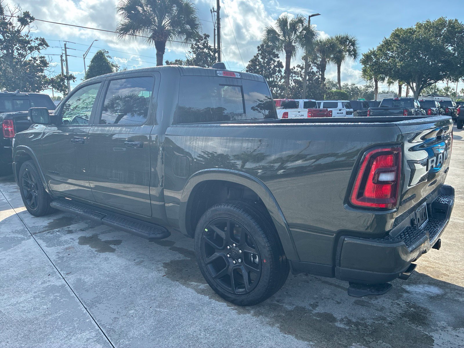 New 2027 RAM 1500 Laramie AWD/4WD image 3