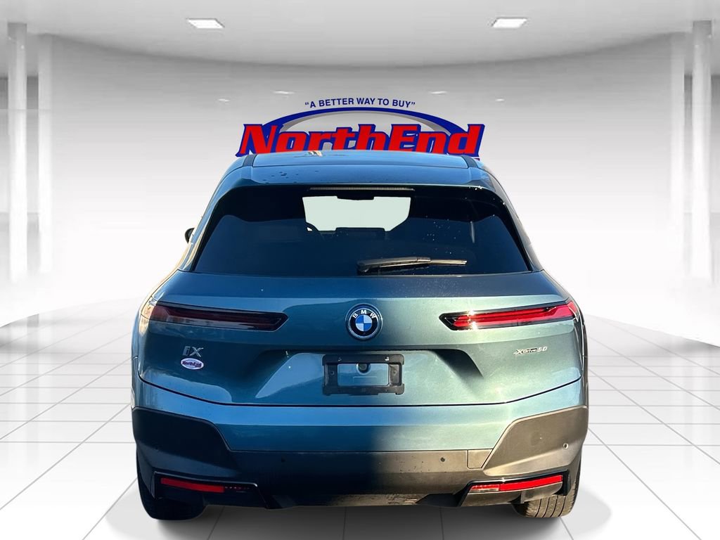 Used 2023 BMW iX xDrive50 w/ Convenience Package image 4