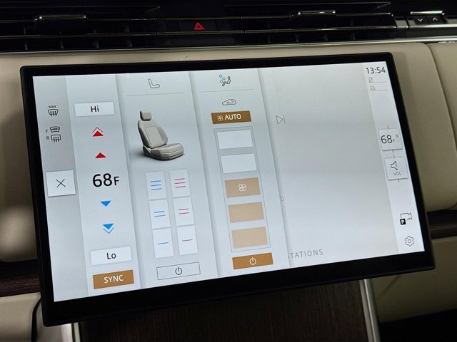 New 2026 Land Rover Range Rover SE image 18