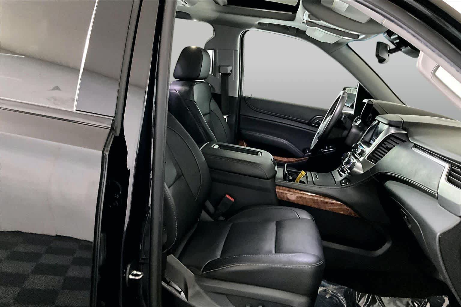 Used 2018 Chevrolet Tahoe Premier AWD/4WD image 8