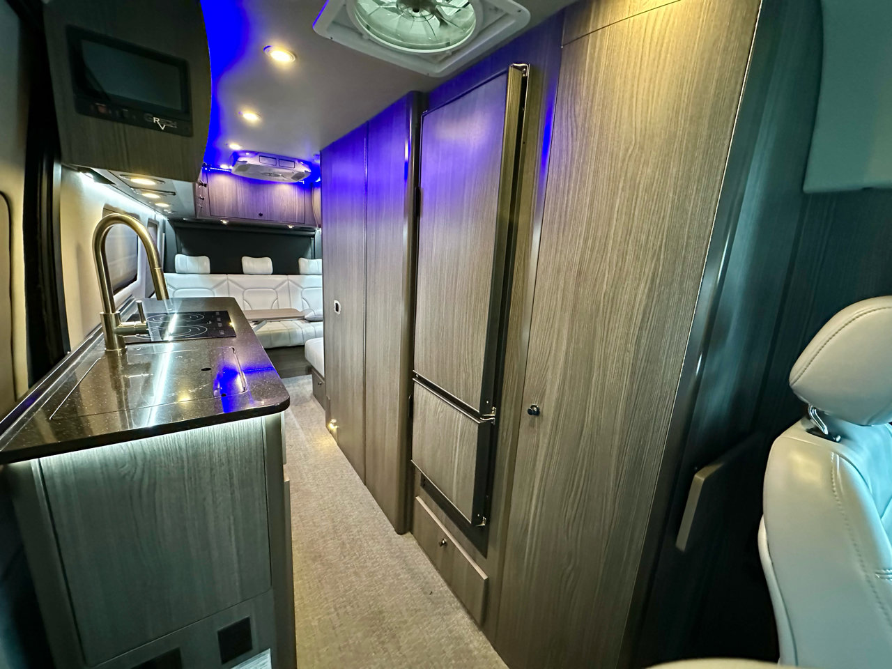 Used 2024 Mercedes-Benz Sprinter 3500 image 60