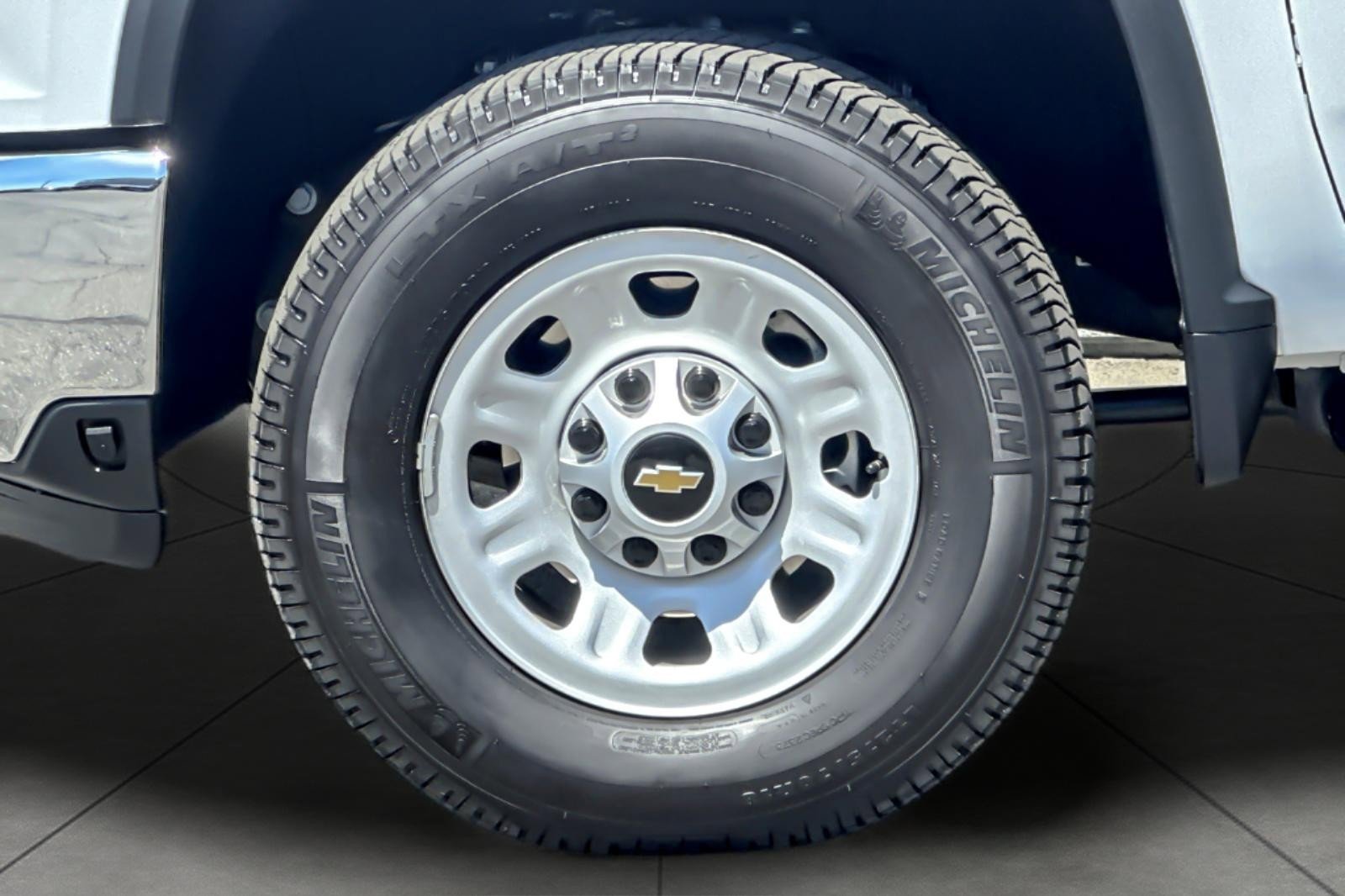 Used 2025 Chevrolet Silverado 2500 LT w/ Convenience Package image 25