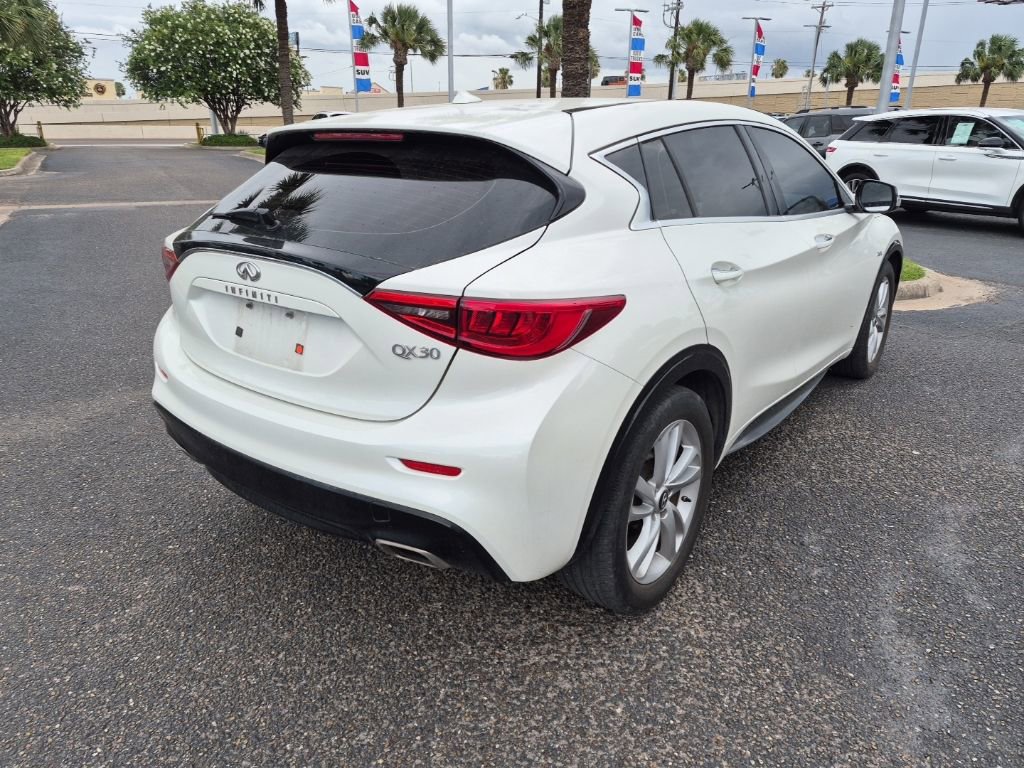 Used 2018 INFINITI QX30 FWD image 5