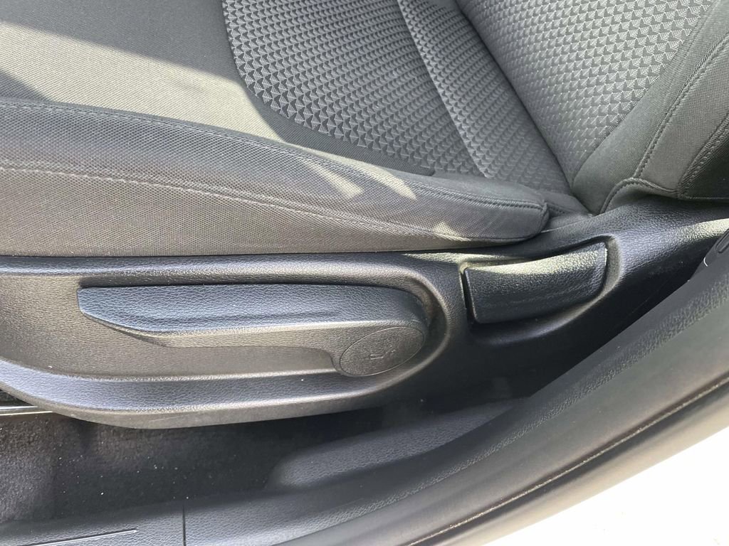 Used 2023 Kia Sportage LX image 29