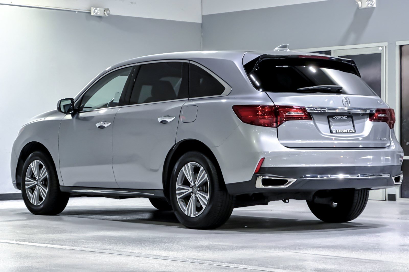 Used 2020 Acura MDX SH-AWD image 3