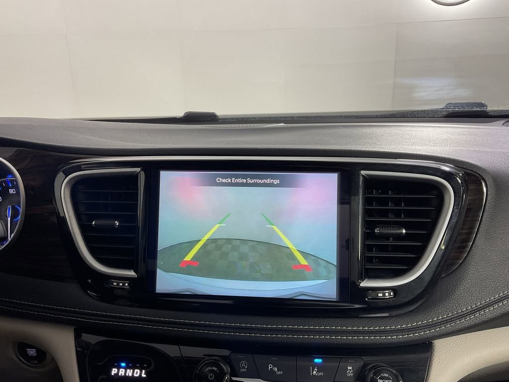 Used 2023 Chrysler Pacifica Limited image 28