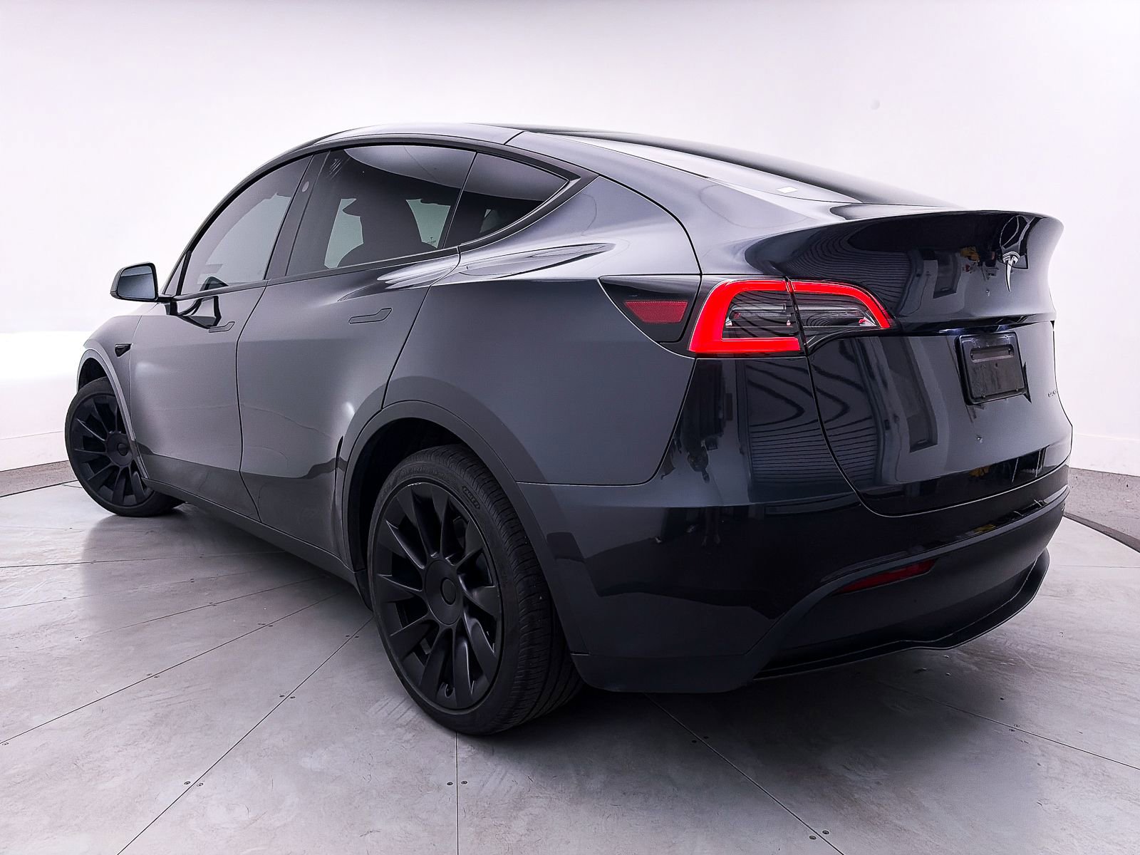 Used 2024 Tesla Model Y Long Range image 2