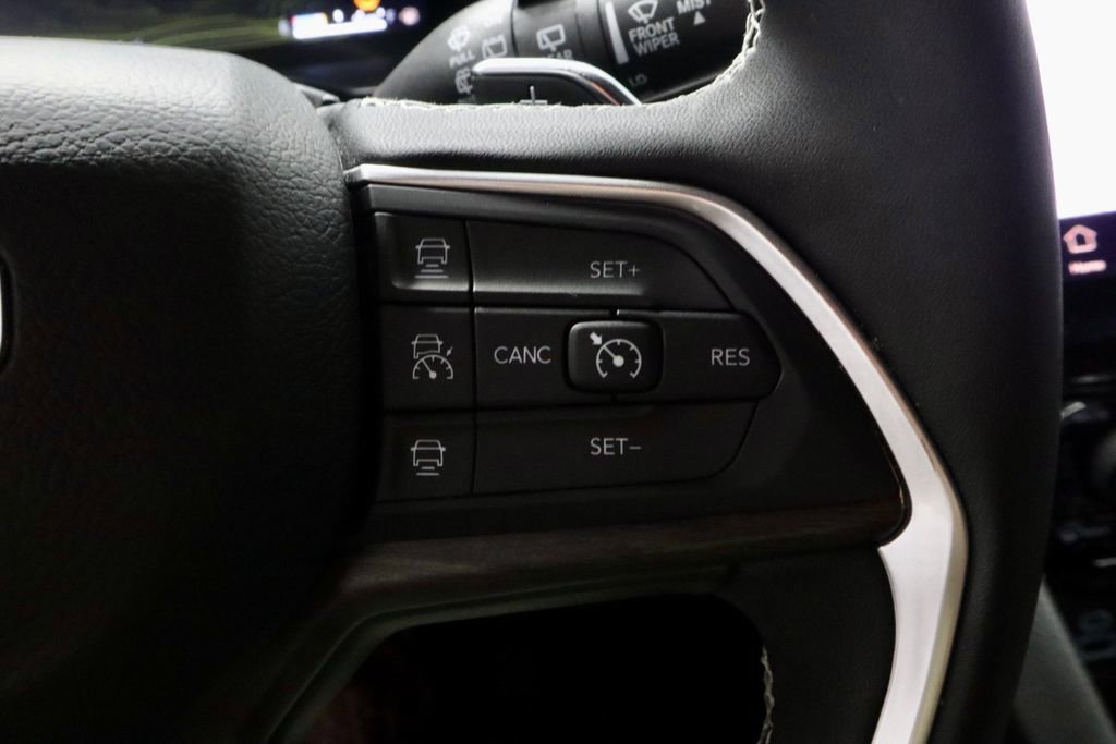 Used 2025 Jeep Grand Cherokee Limited 4xe image 32