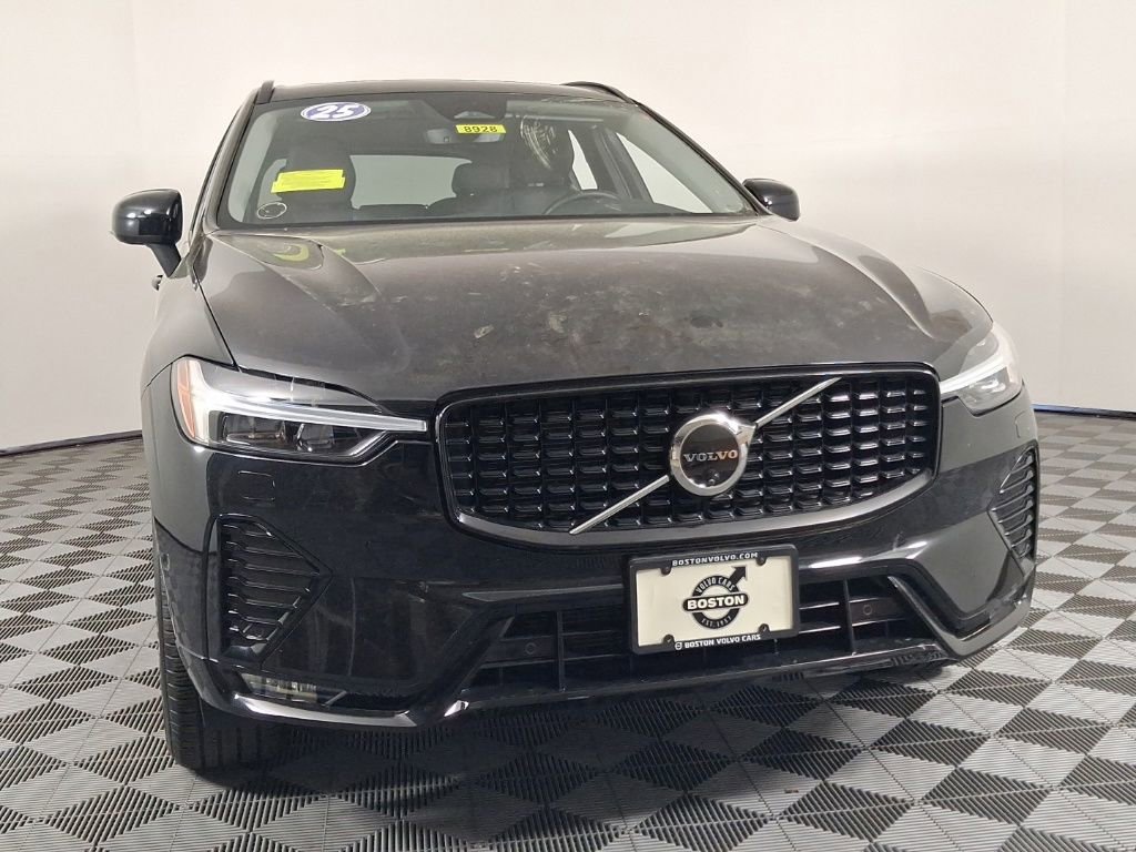 Certified 2025 Volvo XC60 B5 Plus AWD/4WD image 2