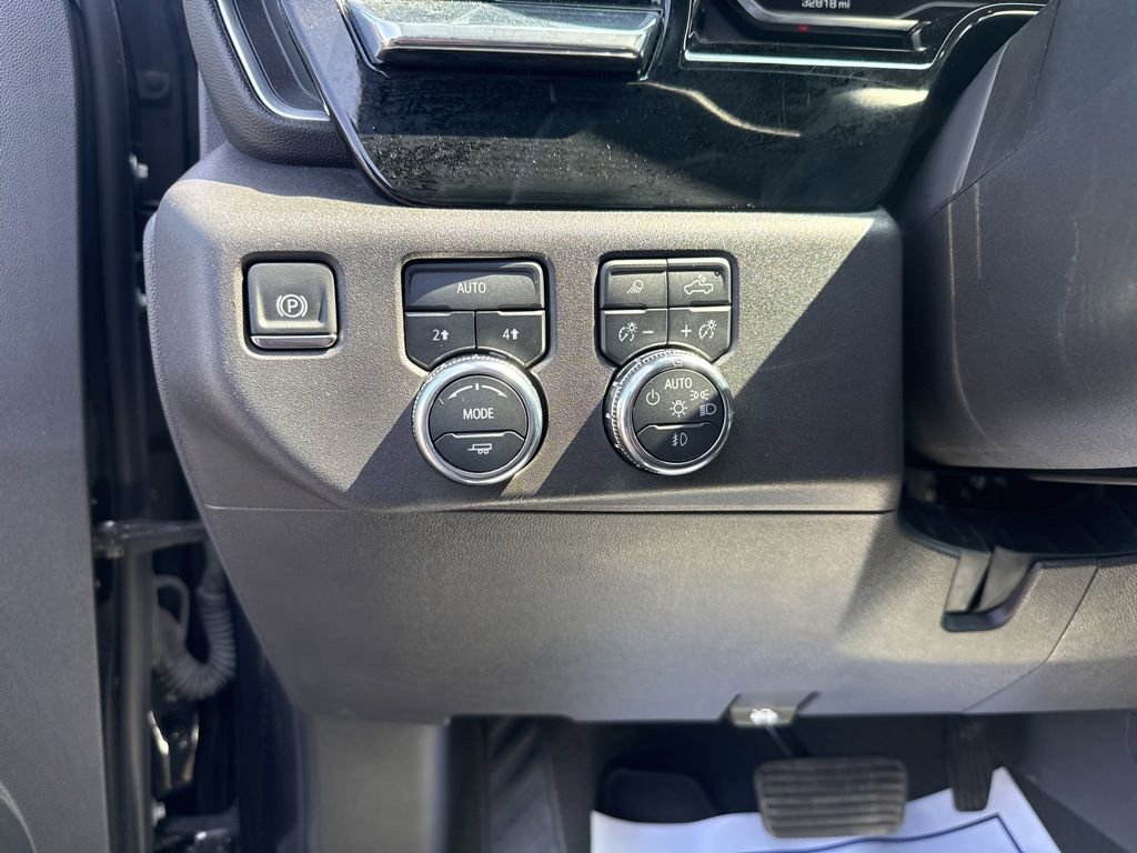 Used 2024 GMC Sierra 1500 SLT AWD/4WD image 33