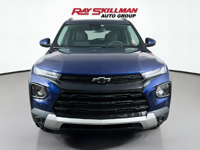Used 2023 Chevrolet TrailBlazer LT w/ LPO, Blackout Package AWD/4WD image 2