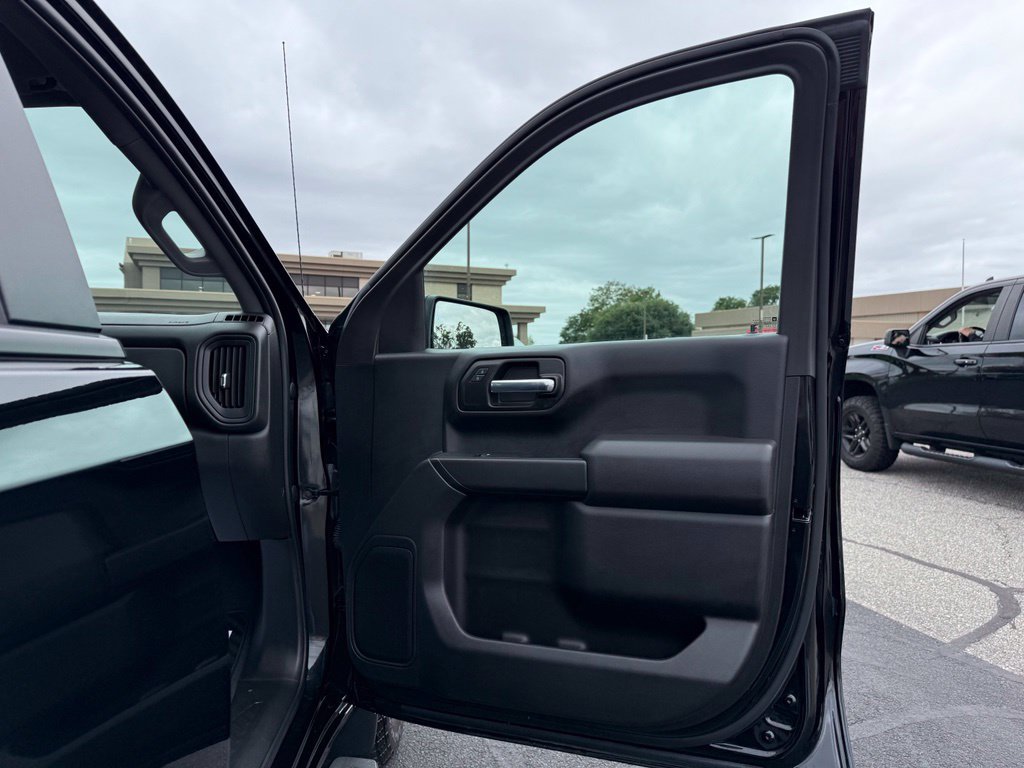 Used 2023 Chevrolet Silverado 1500 Custom AWD/4WD image 41