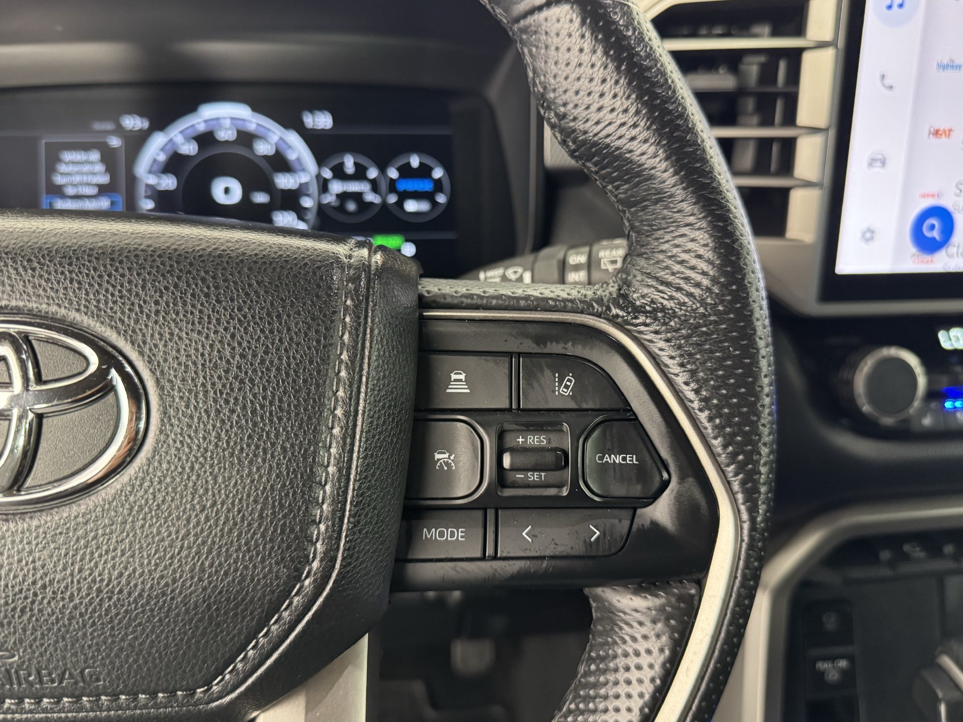 Certified 2025 Toyota Sequoia Limited AWD/4WD image 29