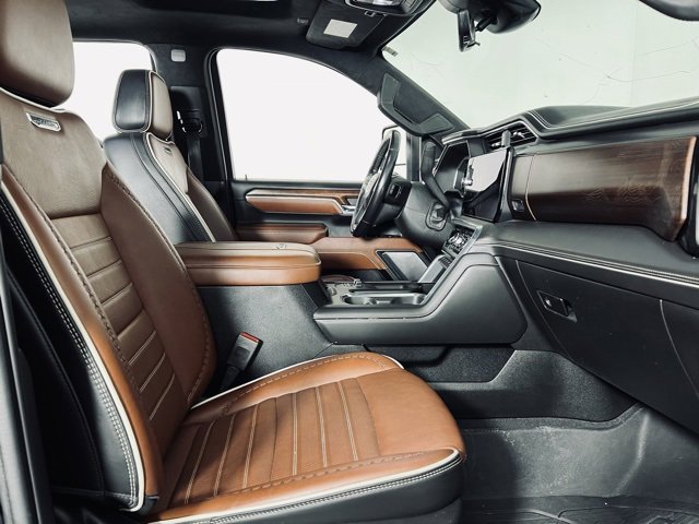 Used 2024 GMC Sierra 3500 Denali Ultimate image 17