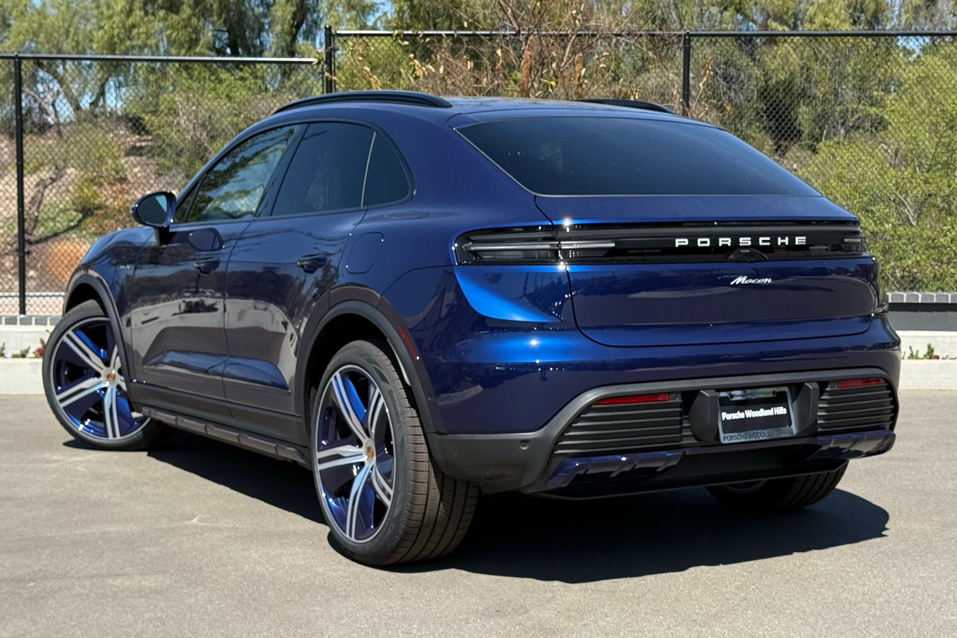 Used 2025 Porsche Macan Electric image 3
