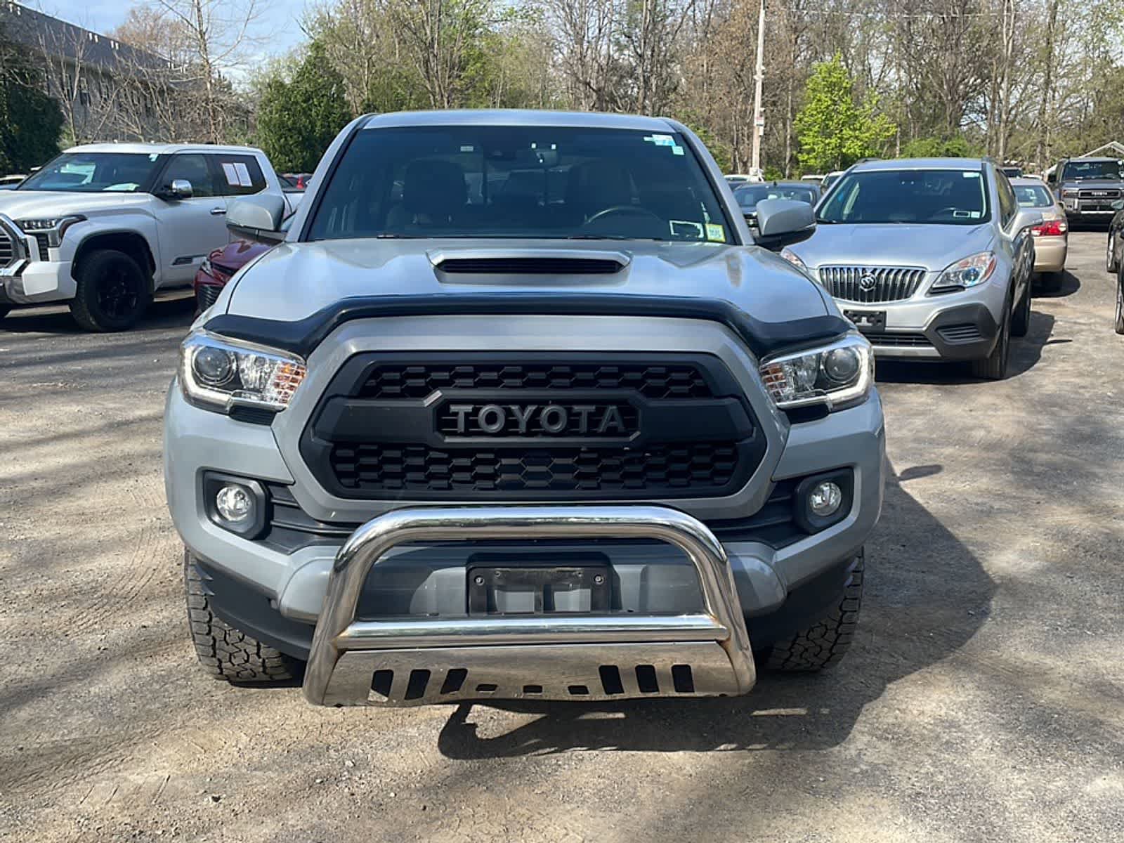 Used 2020 Toyota Tacoma TRD Sport w/ TRD Premium Sport Package AWD/4WD image 14