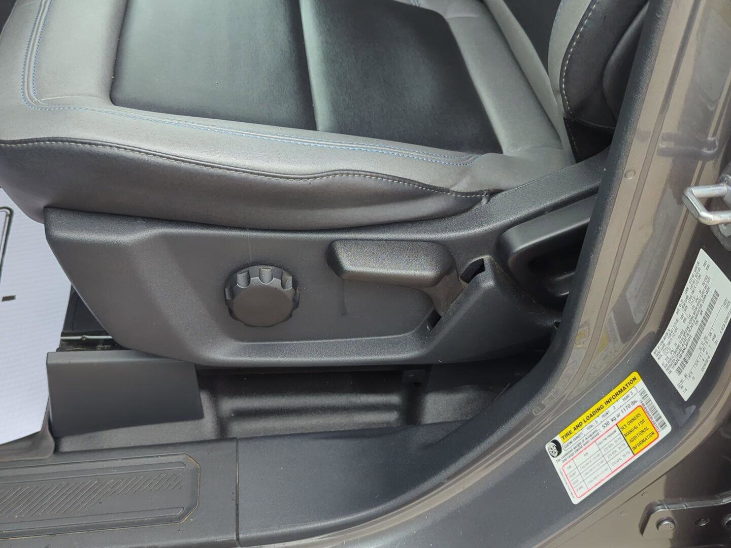 Used 2022 Ford Bronco Black Diamond image 10