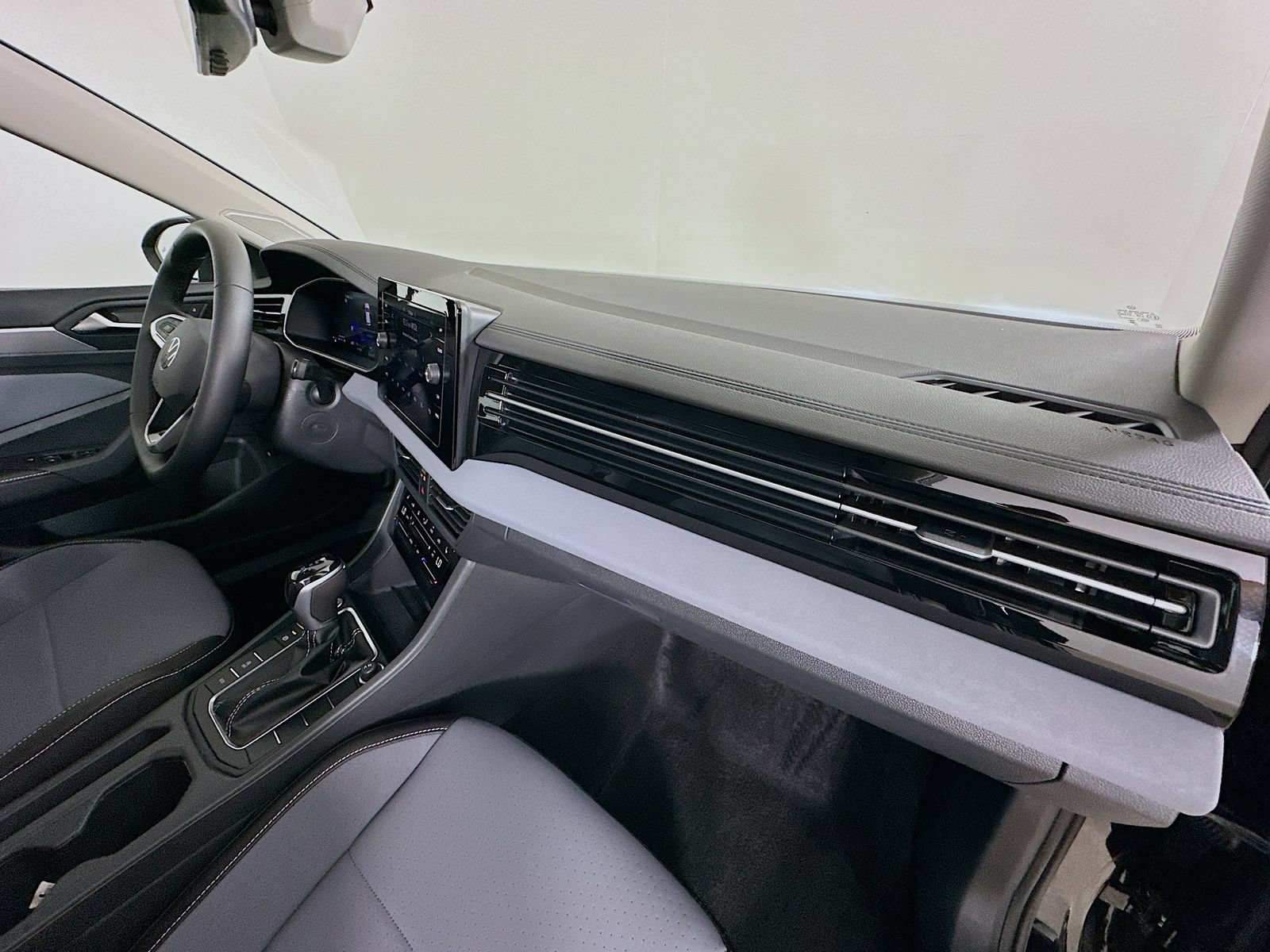 New 2026 Volkswagen Jetta SE FWD image 43