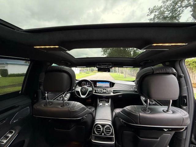 Used 2018 Mercedes-Benz S 560 Sedan w/ Premium Package image 18