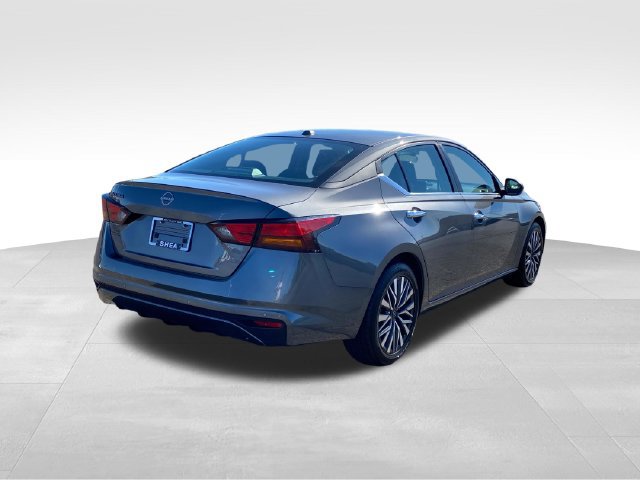 Used 2025 Nissan Altima 2.5 SV FWD image 4