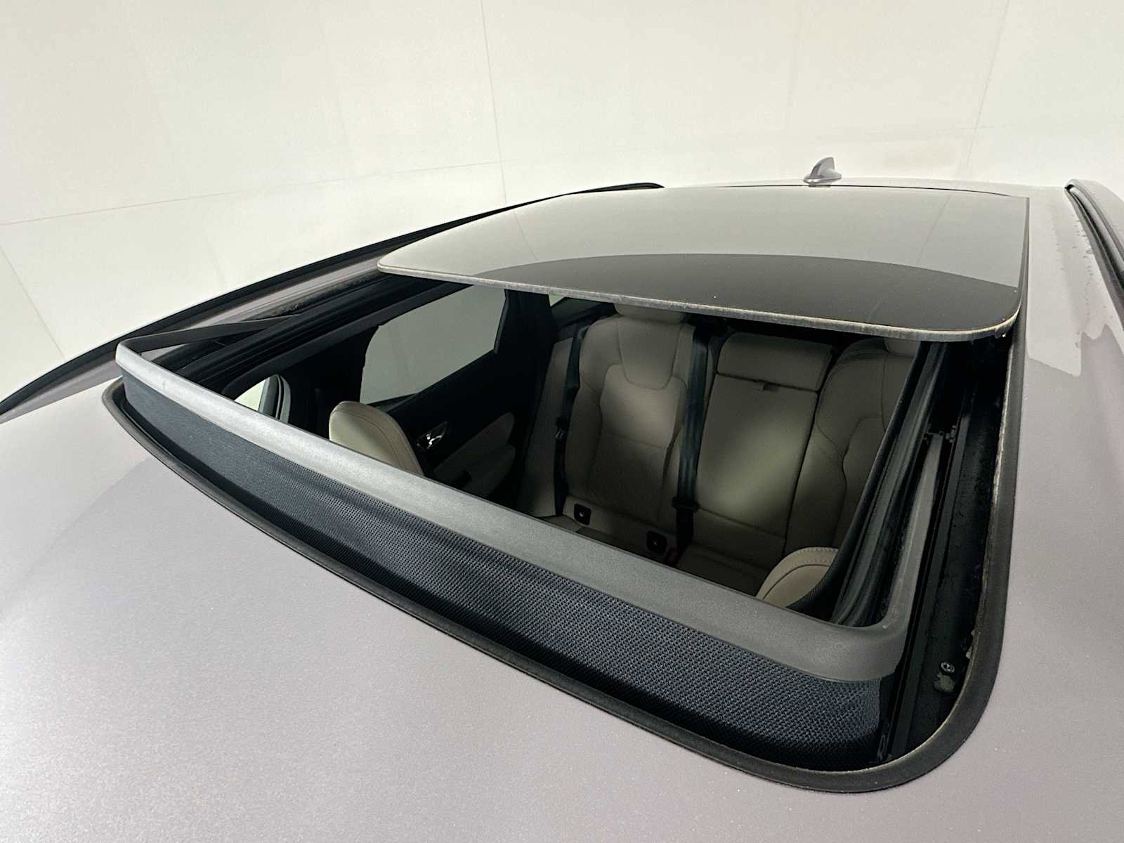 New 2026 Volvo XC60 B5 Plus w/ Climate Package image 20