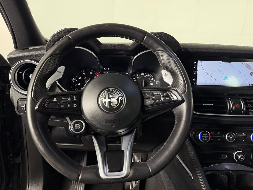 Used 2023 Alfa Romeo Stelvio Sprint image 13