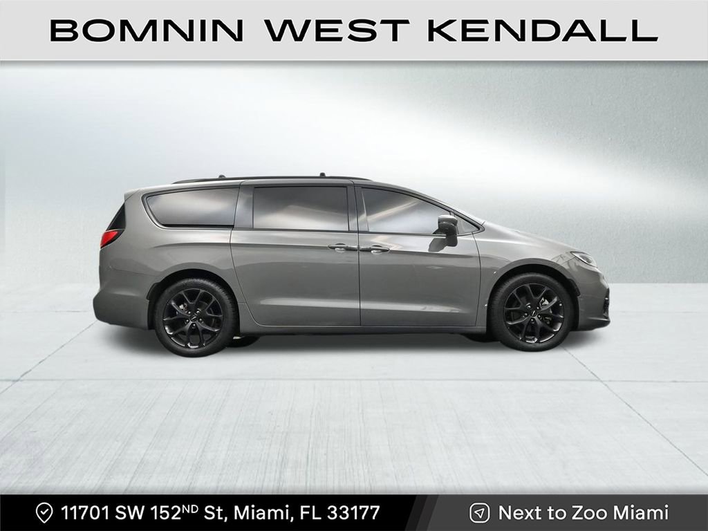 Used 2022 Chrysler Pacifica Limited w/ S Appearance Package image 26