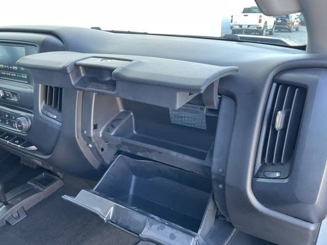 Used 2018 Chevrolet Silverado 1500 Custom w/ Custom Value Package AWD/4WD image 19