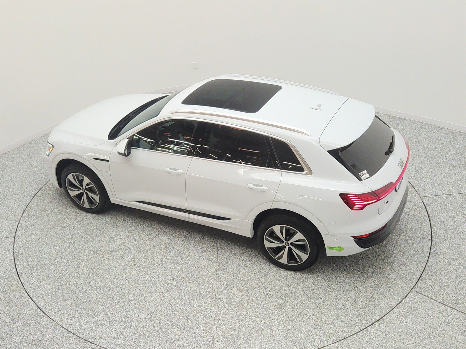Used 2024 Audi Q8 e-tron Premium Plus w/ Premium Plus Package AWD/4WD image 16