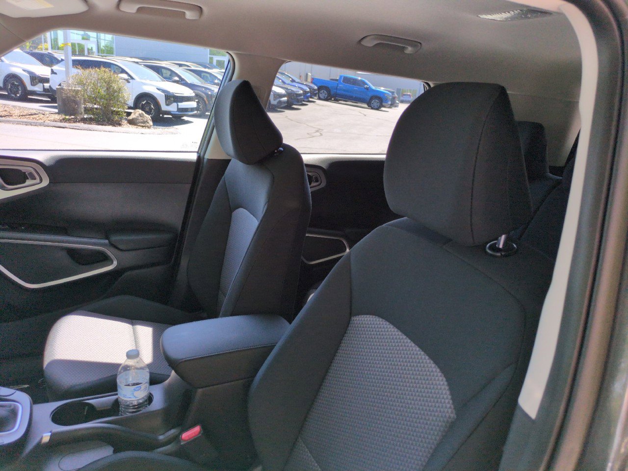 New 2025 Kia Soul LX w/ LX Technology Package FWD image 18