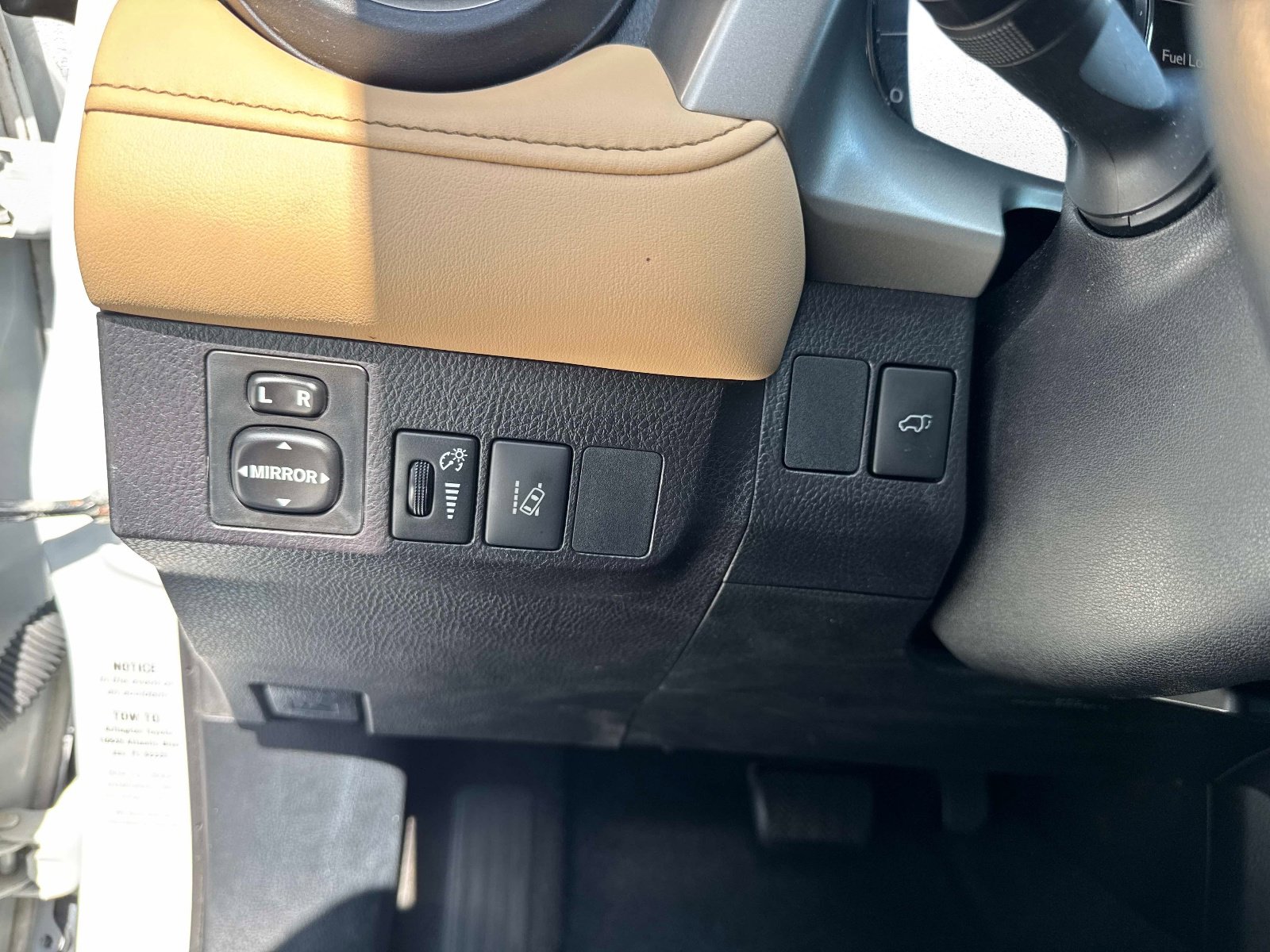 Used 2017 Toyota RAV4 Limited FWD image 33
