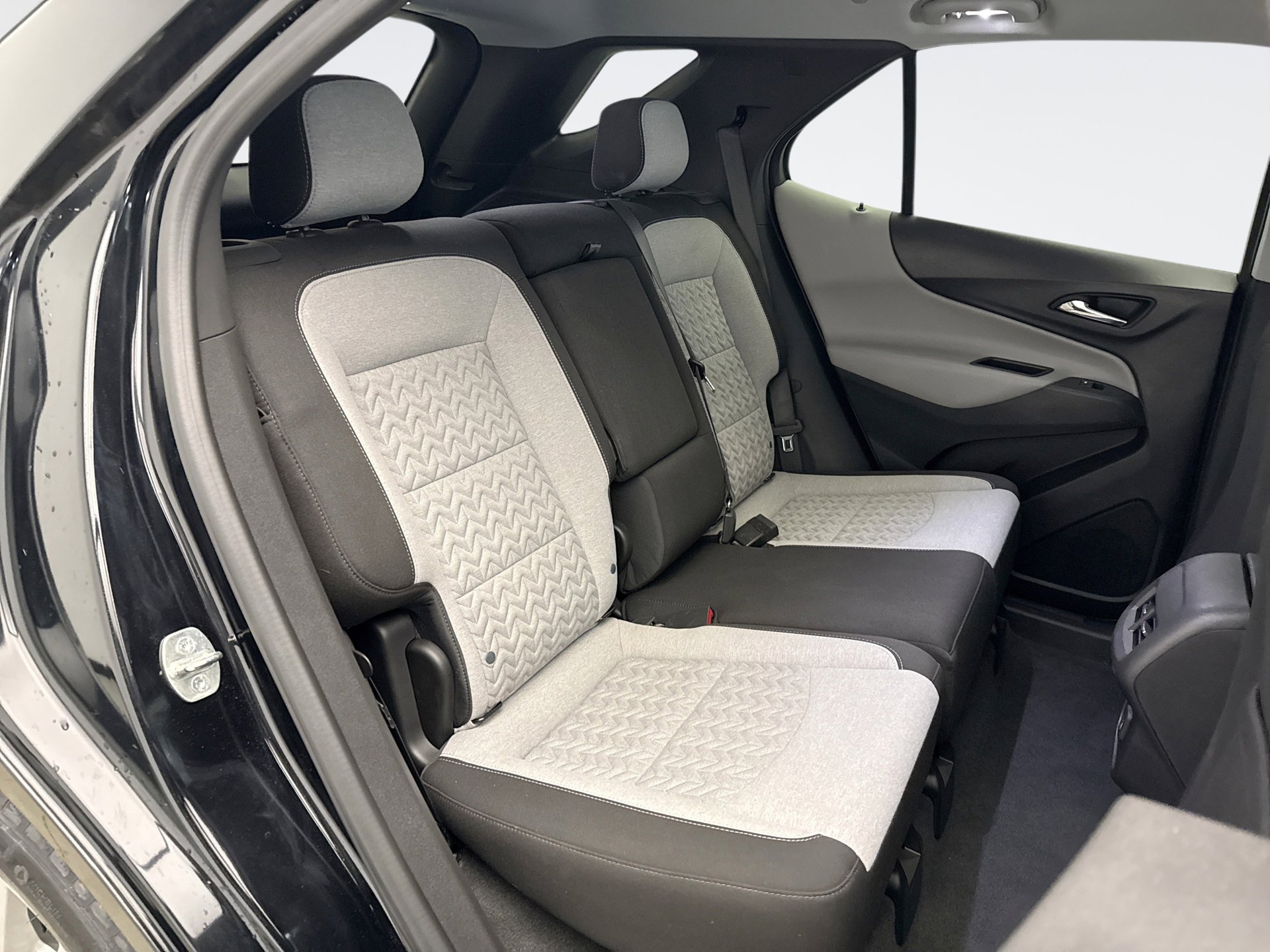 Used 2024 Chevrolet Equinox LS w/ LS Convenience Package image 17