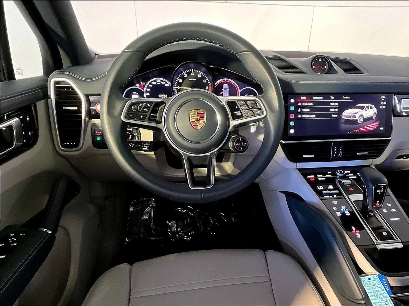 Certified 2023 Porsche Cayenne AWD/4WD image 13