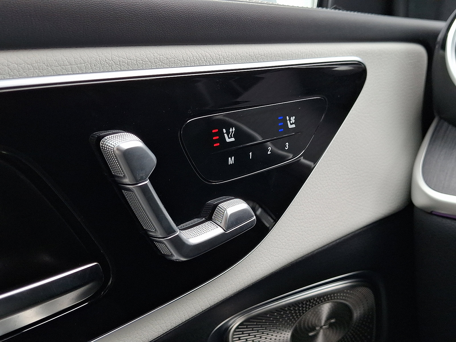 Certified 2026 Mercedes-Benz GLC 300 4MATIC image 24