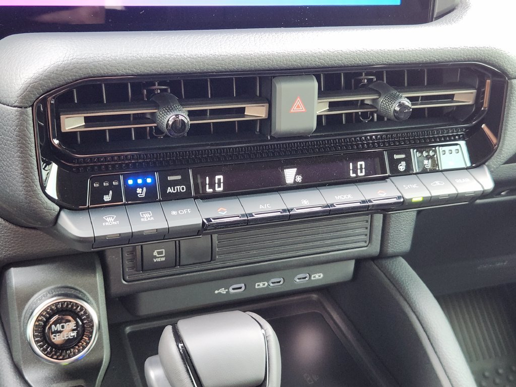 New 2027 Toyota Land Cruiser w/ Premium Package AWD/4WD image 19