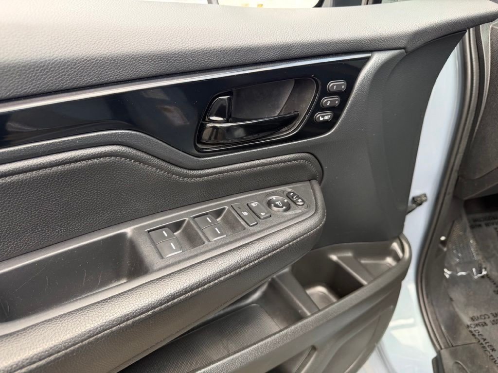 Used 2023 Honda Odyssey Touring image 12