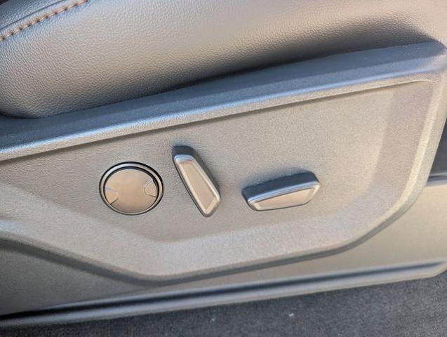 New 2026 Ford F250 Lariat w/ Black Appearance Package image 26