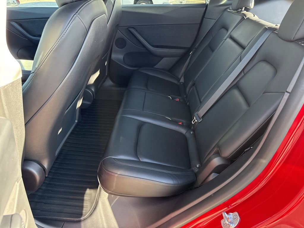 Used 2022 Tesla Model Y Long Range image 25