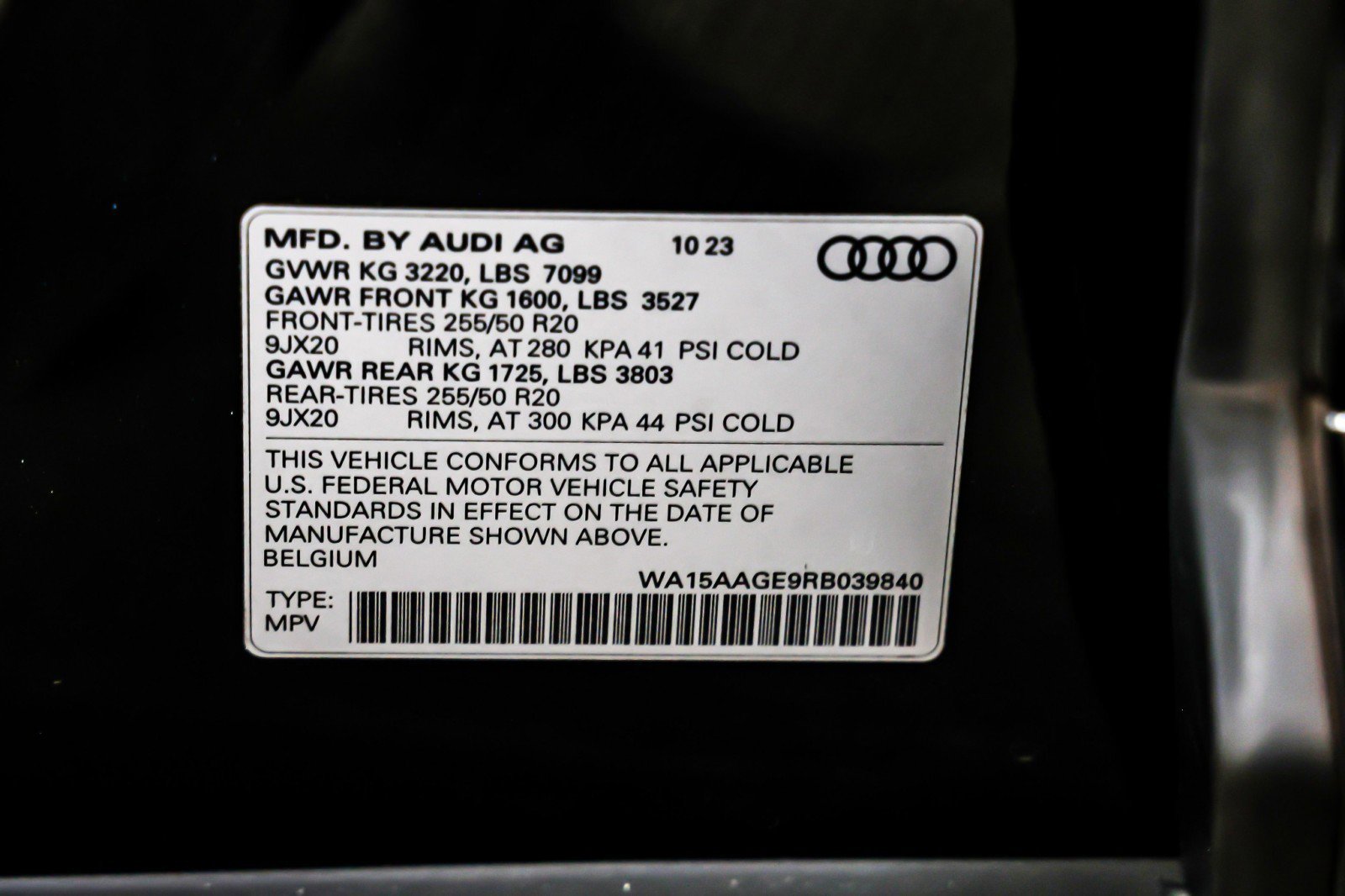 Used 2024 Audi Q8 e-tron Premium Plus image 26