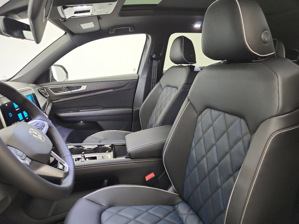 New 2026 Volkswagen Atlas Cross Sport SEL Premium R-Line image 6