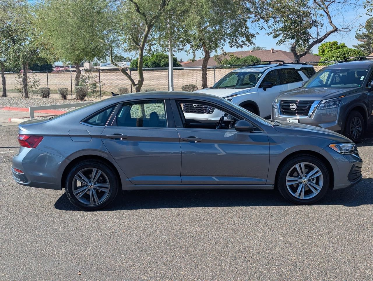 Used 2024 Volkswagen Jetta SE image 7
