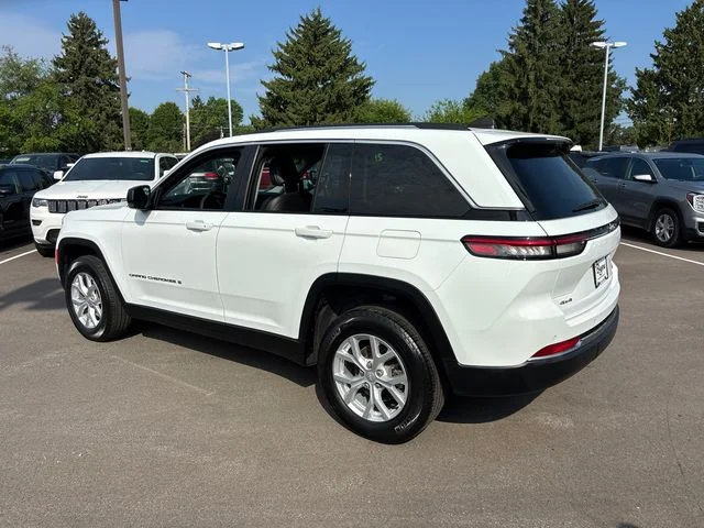 Used 2023 Jeep Grand Cherokee Limited AWD/4WD image 4