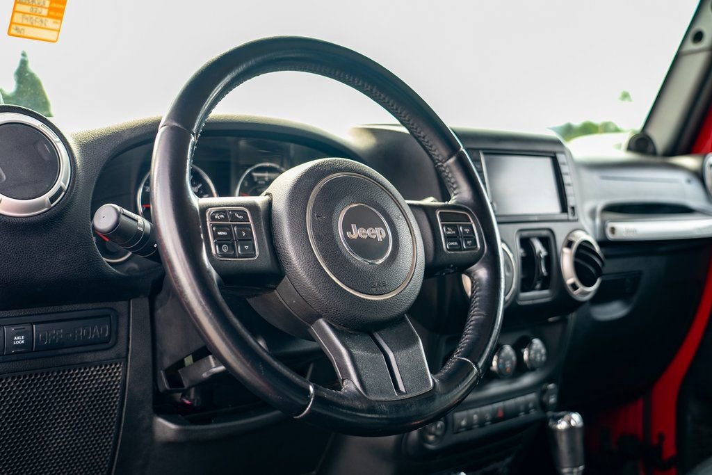 Used 2014 Jeep Wrangler Unlimited Rubicon w/ Dual Top Group image 14