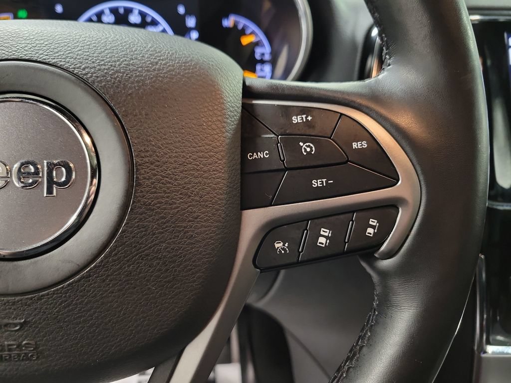 Used 2020 Jeep Grand Cherokee Limited AWD/4WD image 27